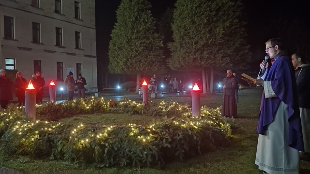 NA ŠĆITU UPALJENA ČETVRTA ADVENTSKA SVIJEĆA - SVIJEĆE LJUBAVI-