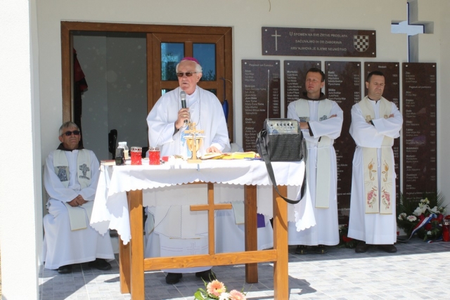 Otkrivena spomen-ploča ubijenima na Proslapu